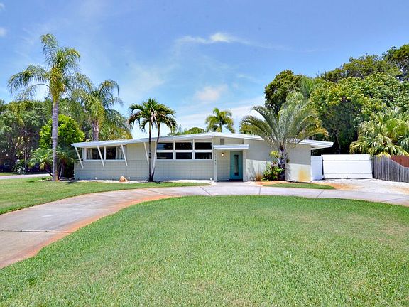 2nd image of 1345 Royal Palm Dr S