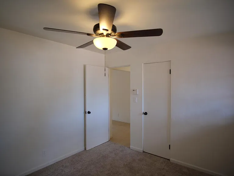 721 E Joan Pl — Photo 18