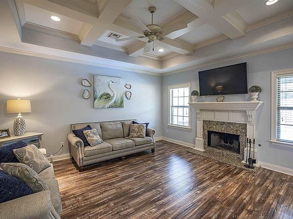 4th image of 313 Mandalay East Dr