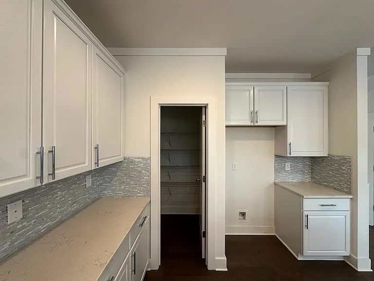 987 Halletts Peak Pl — Photo 32