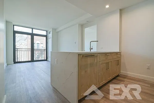 Rented by EXR | media 15