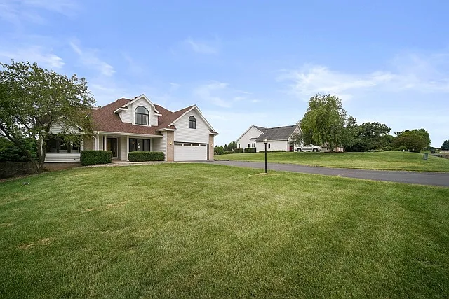 6718 Applewood Ln photo 1