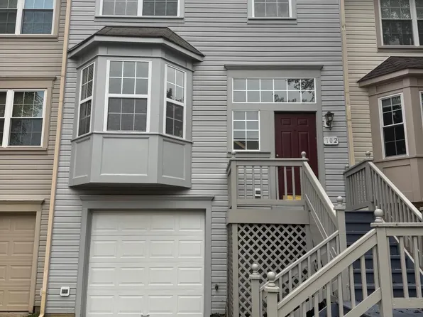 102 Frazer Dr, Purcellville, VA 20132