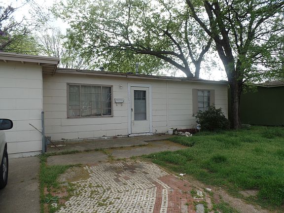 2nd image of 3625 Pate Dr