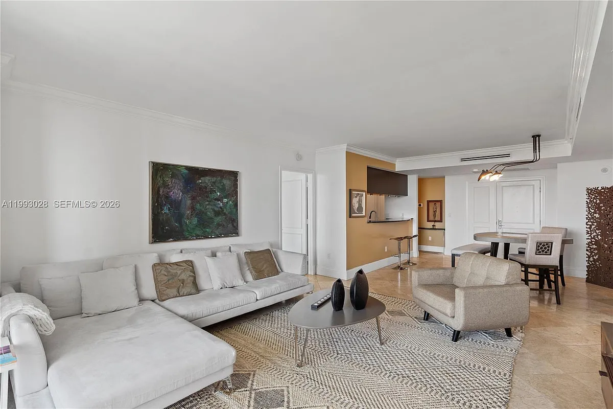Building Photo - 3400 SW 27th Ave #1505