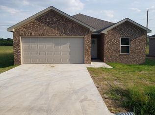 207 Redwood Dr, Bono, AR 72416