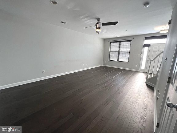 4th image of 2724 Oak Leaf Ct