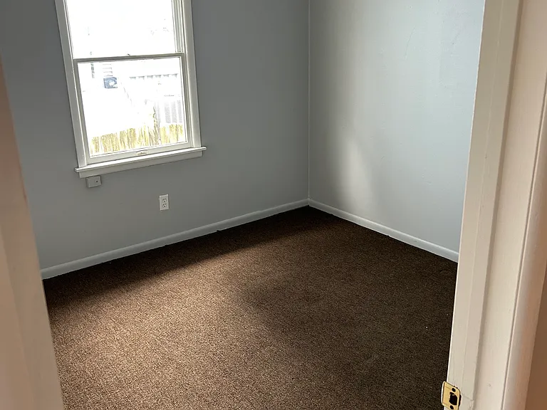 439 Risley Rd — Photo 5