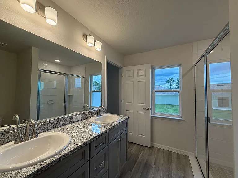 678 W Walkertown Dr — Photo 23