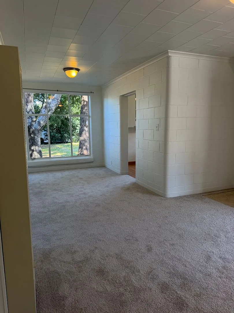 Charming Two Bedroom Duplex near Downtown Sebastopol. — Photo 2