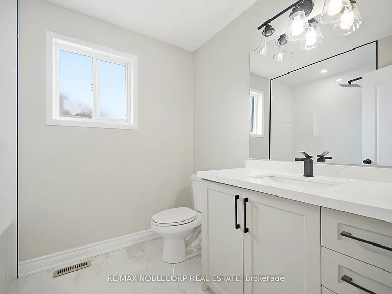 22 Gold Hill Rd #UPPER — Photo 35