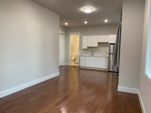 19042 104th Ave NE #1A, Bothell, WA 98011