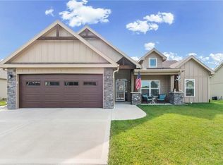307 Lykins Ln, Cameron, MO 64429