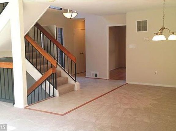 3rd image of 3185 Eakin Park Ct