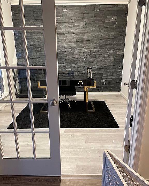 2nd image of 105 Cubbedge Dr