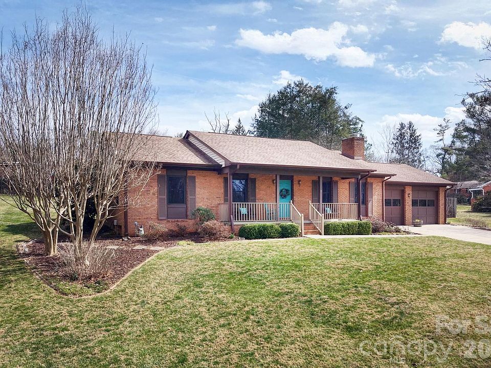 1st image of 15 Pinedale Rd