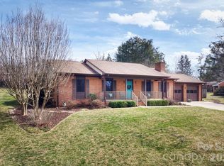 15 Pinedale Rd, Asheville, NC 28805