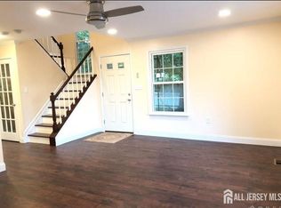 1 Mochen Ct, Sayreville, NJ 08872