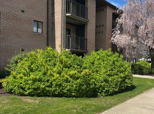 4501 N Hedgerow Dr APT 5, Allentown, PA 18103