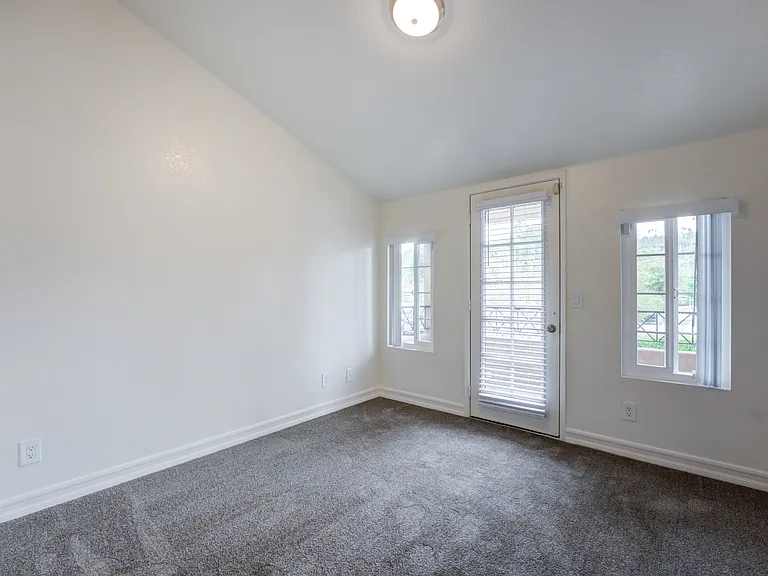 La Mesa Park - Military Housing — Photo 12