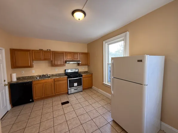 10 Gilbert Ave #A, New Haven, CT 06511