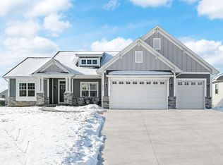 8272 Ridgeway Ct, Pleasant Prairie, WI 53158