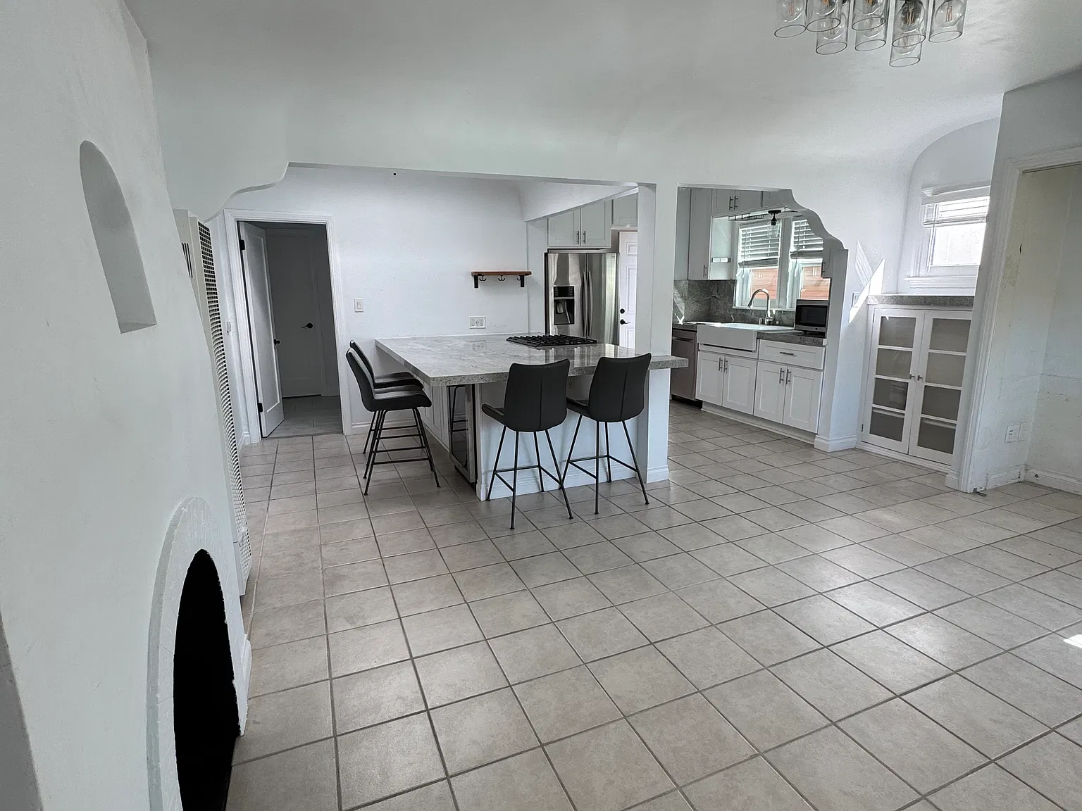 1 bed, 700 sqft, $3,100 — Photo 3