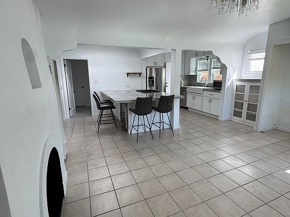 3rd image of 3352 Myrtle Ave