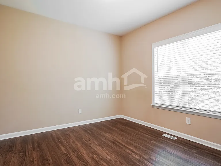 48 Kings Canyon Ct — Photo 12