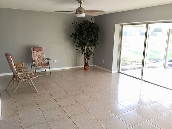 3rd image of 4410 Lakewood Blvd