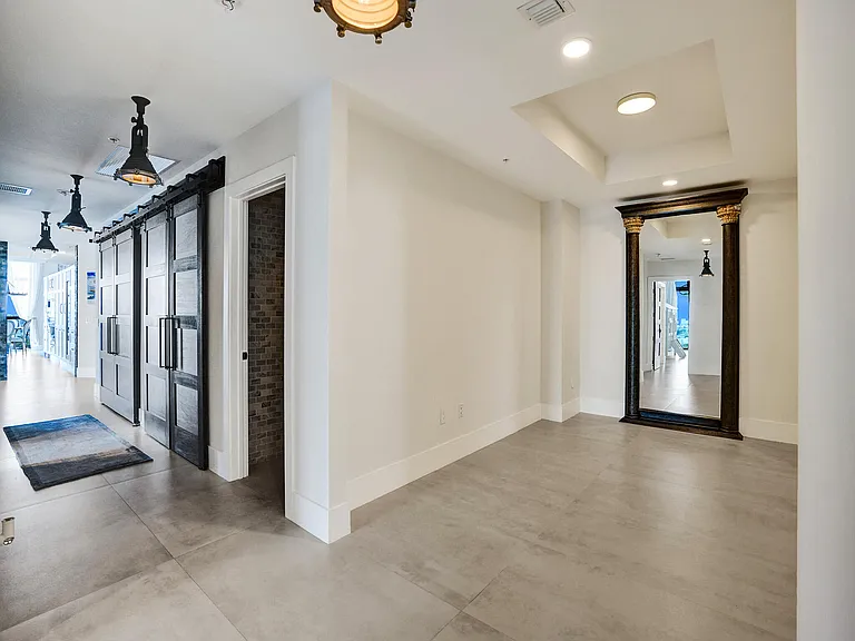 17301 Biscayne Blvd — Photo 5