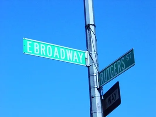 Rented by Lisa Management | media 12