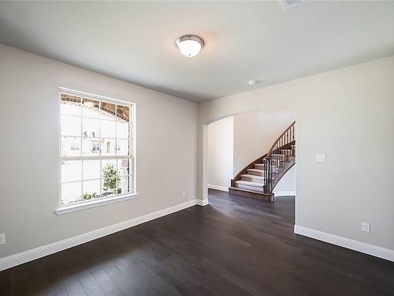3rd image of 413 Hillstone Dr