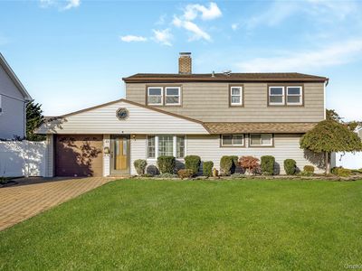 44 Sparrow Lane, Levittown, NY, 11756