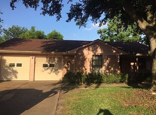 2901 Dewberry Ln, Pasadena, TX 77502