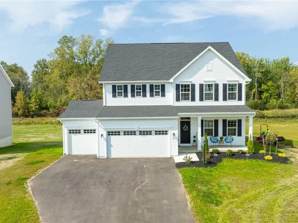 64 Robert Michaels Run, Penfield, NY 14526