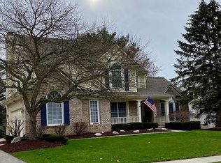 1424 Woodbridge Ln, Wixom, MI