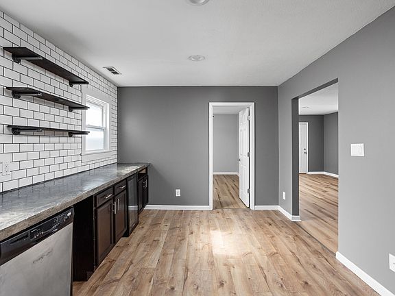 5th image of 819 Harlan St