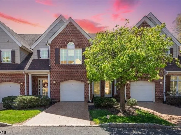 29 Schmidt Cir, Watchung, NJ 07069