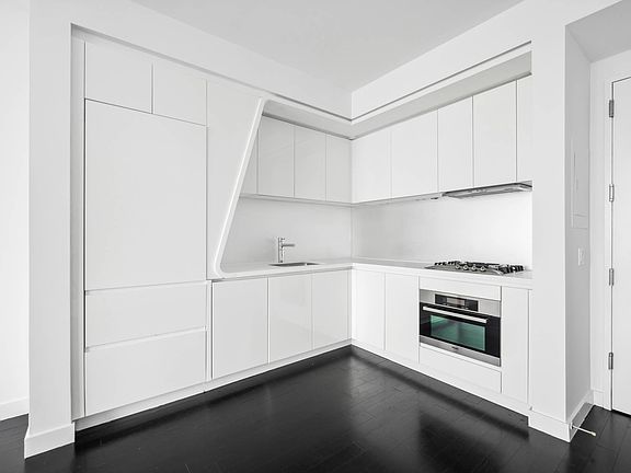 4th image of 123 Washington St Penthouse 53G