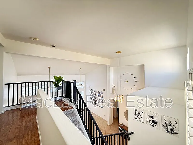 5 bed, 3.0 bath, 2812 sqft, $3,950 — Photo 4
