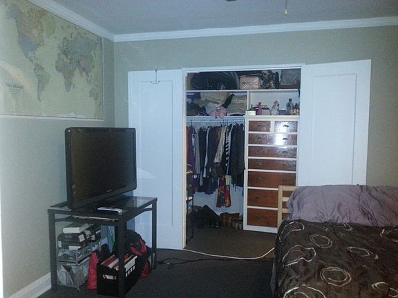 3rd image of 5737 N Kenmore Ave APT 706