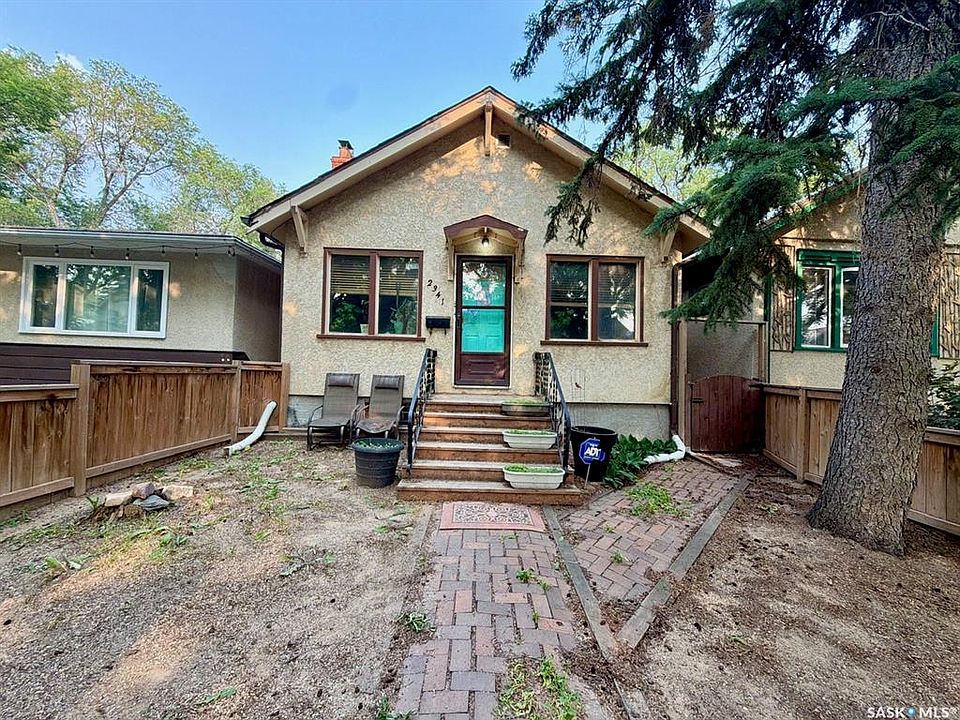 1st image of 2341 ELPHINSTONE STREET