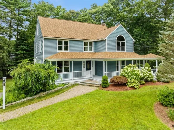 26 Creeping Jenny Ln, Taunton, MA 02780