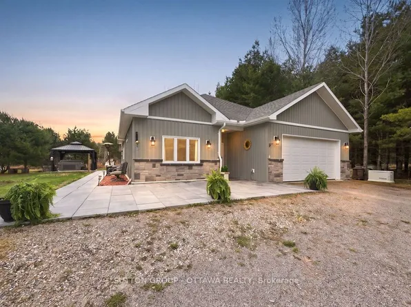 12 Eastern Ave, Greater Madawaska, ON K0J 2R0