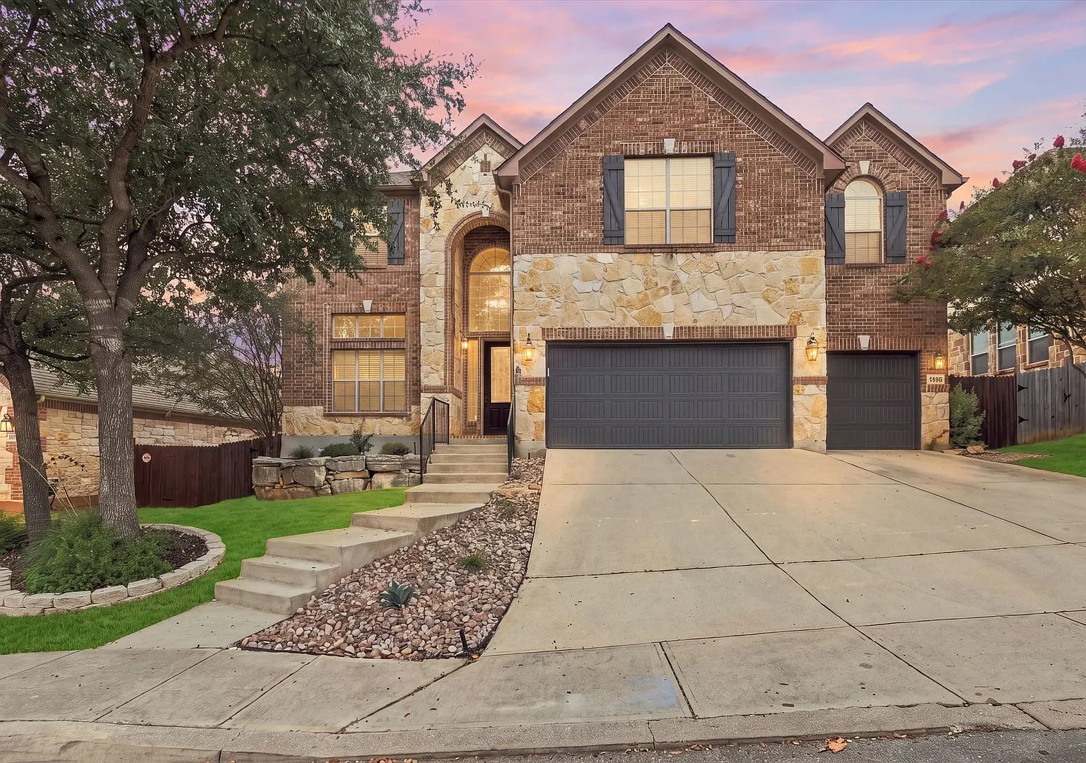 Elegant Living in Indian Springs — Photo 1