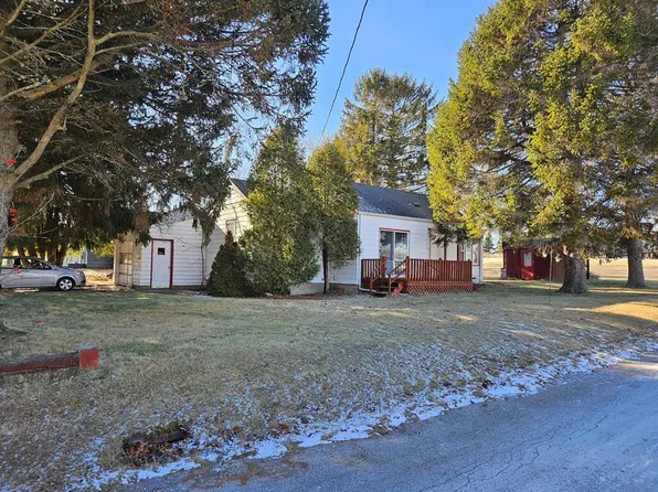 1303 Division St, Algoma, WI 54201