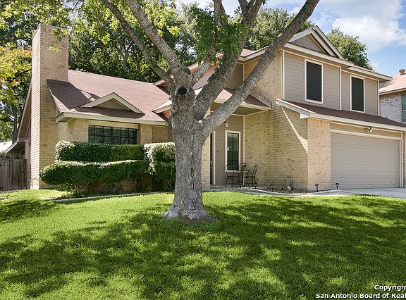 3rd image of 2601 Hidden Grove Ln