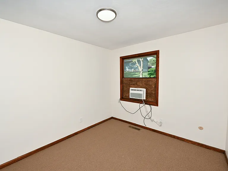 3287 Delray Ave NW — Photo 11