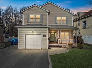 63 W Jeanibo Rd, Monroe, NY 10950